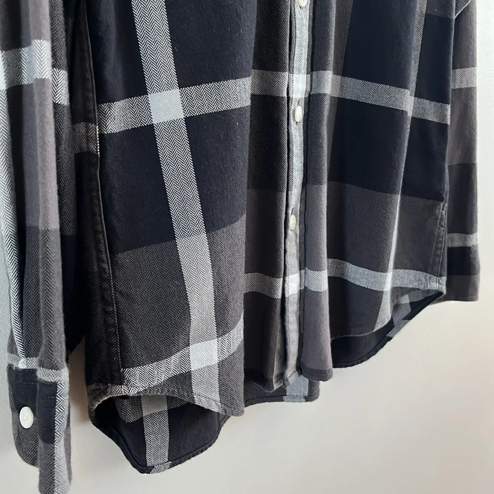 J.Crew Men’s Black Plaid Cotton Flannel Shirt—M